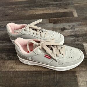 Levi's Gray and Pink Sneakers, size 6